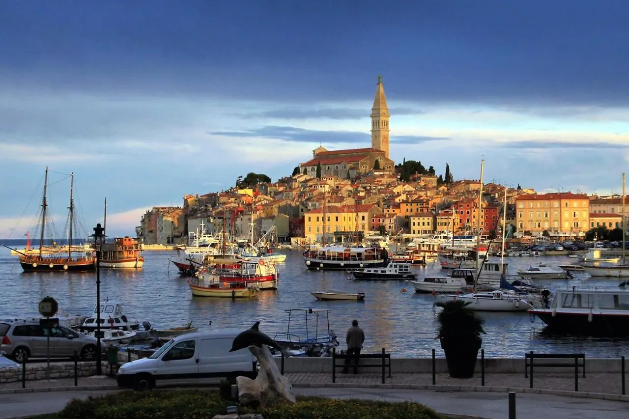 Vendégház Apartments And Rooms With Wifi Rovinj - 20857 Horvátország